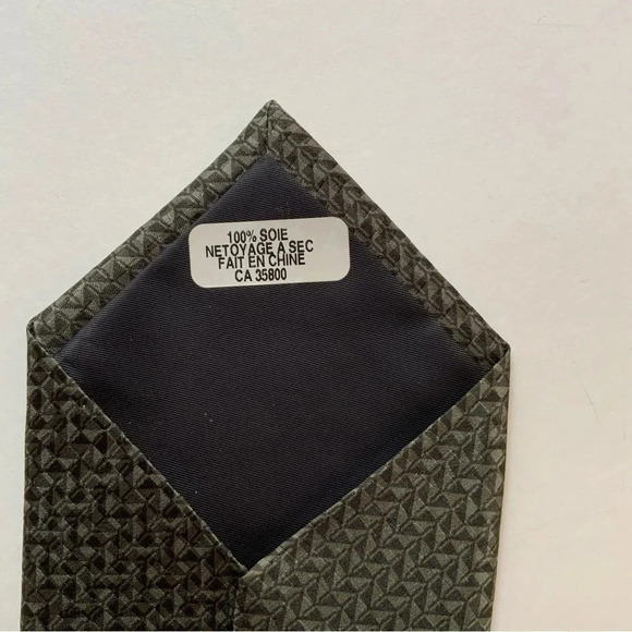 2/$30 KENNETH COLE Muted Green Foulard Silk Tie - Picture 3 of 8